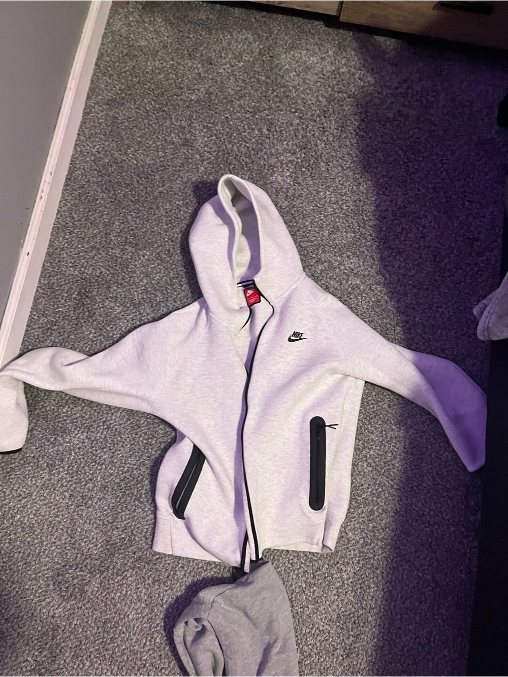Nike Light Gray Hooded Men's Sweater with Zippered Pockets